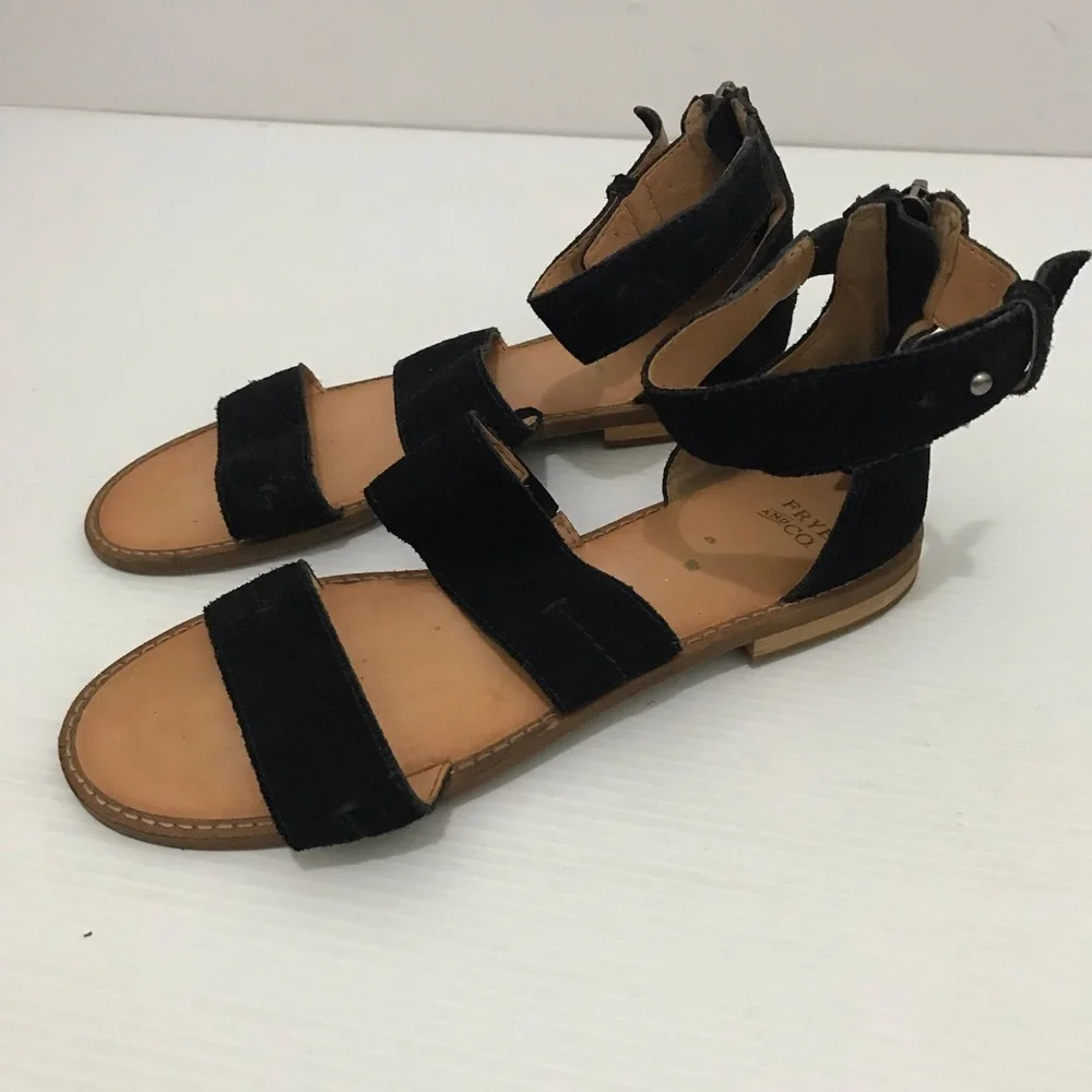 Frye And Co Black Suede Strap Zippered Evie Flat Sandal Size 8